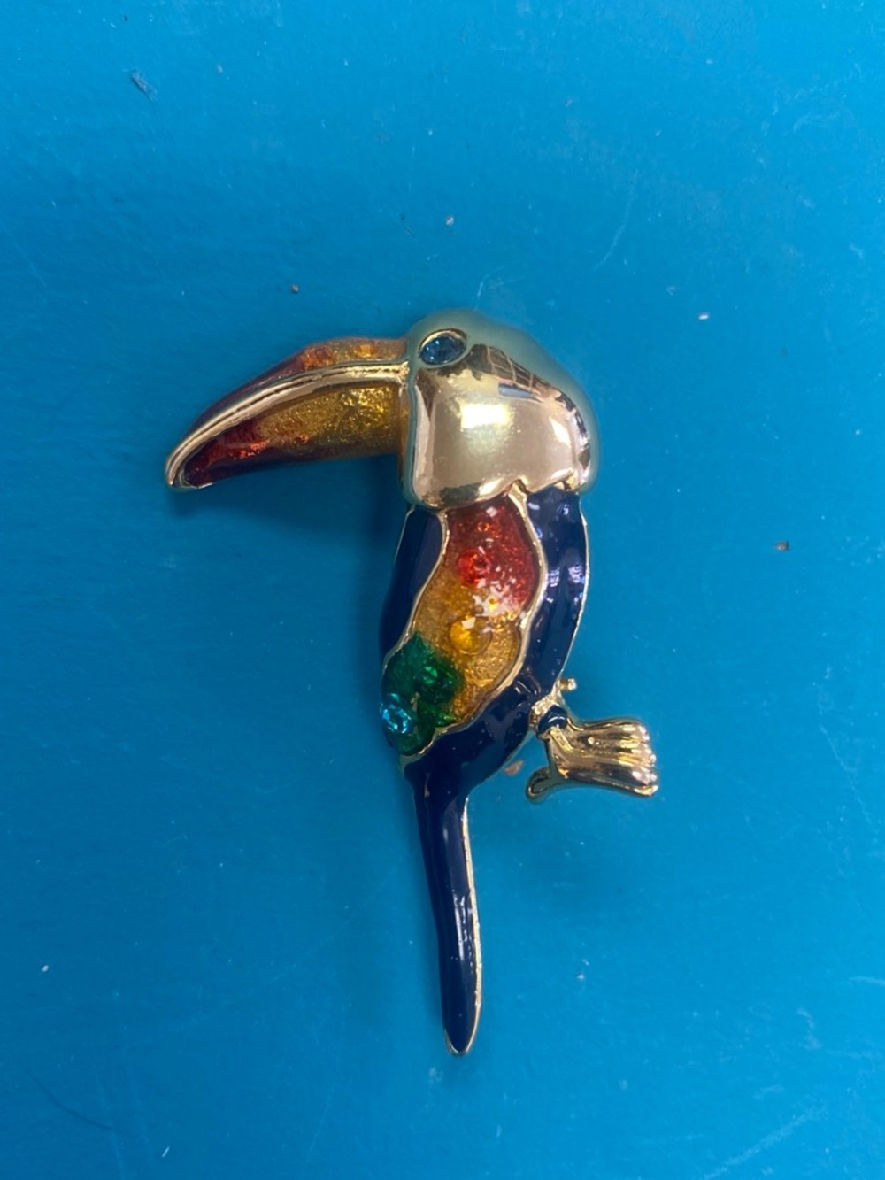 Decorative Toucan Brooch Pin - Gold & Multicolor